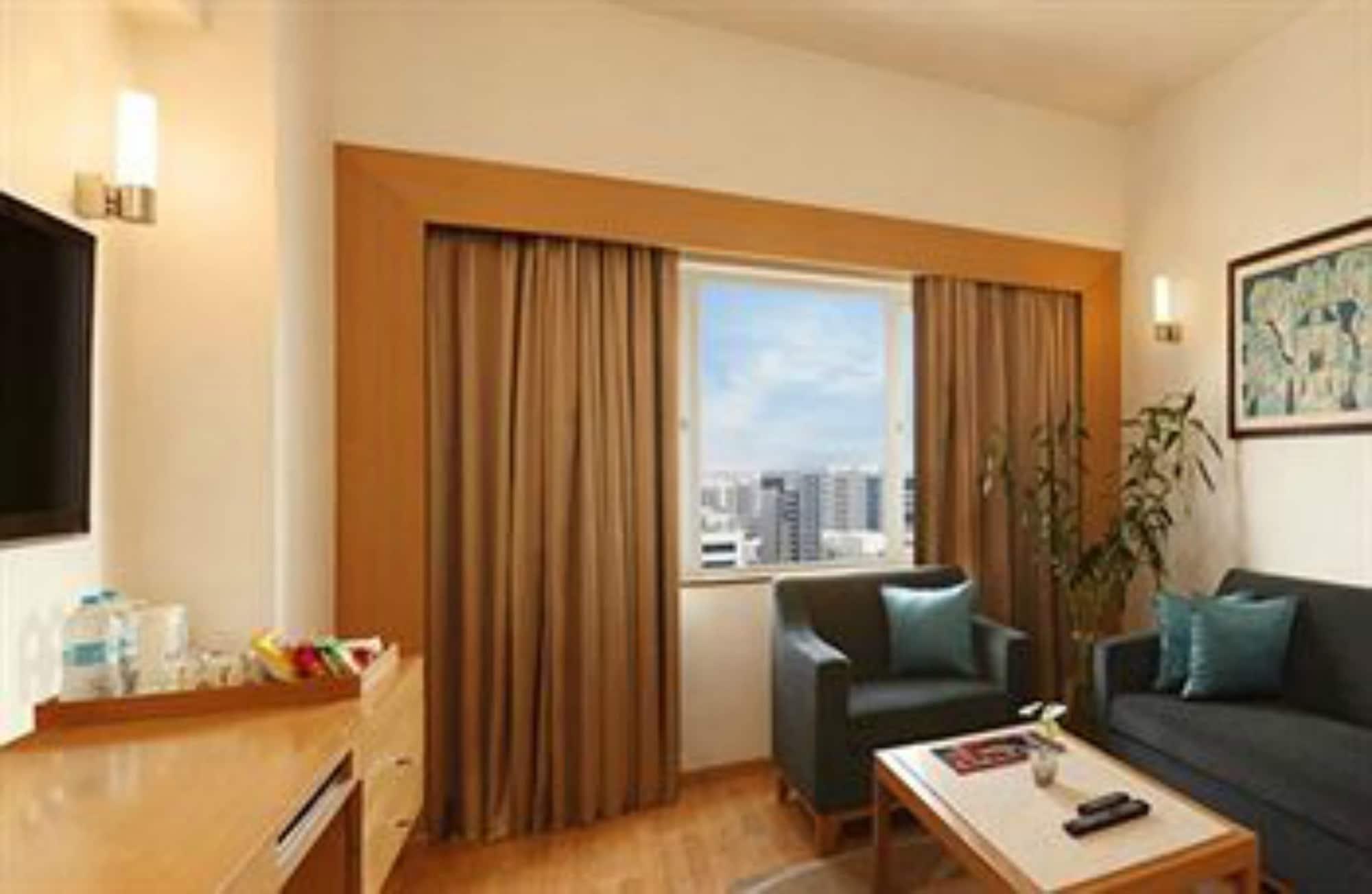 Lemon Tree Premier Hitec City Хидерабад Екстериор снимка