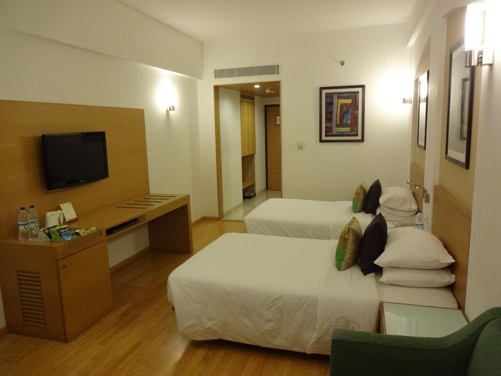 Lemon Tree Premier Hitec City Хидерабад Екстериор снимка